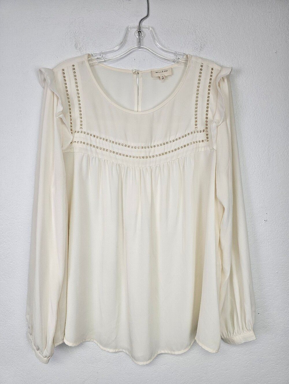 Blouse Cream Long-Sleeve Yoke Chiffon Ruffle Accent By Mello Day Sz 1X Feminine